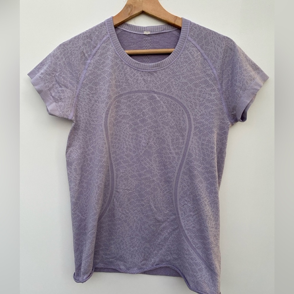 lululemon athletica Lavender Short Sleeve Tee